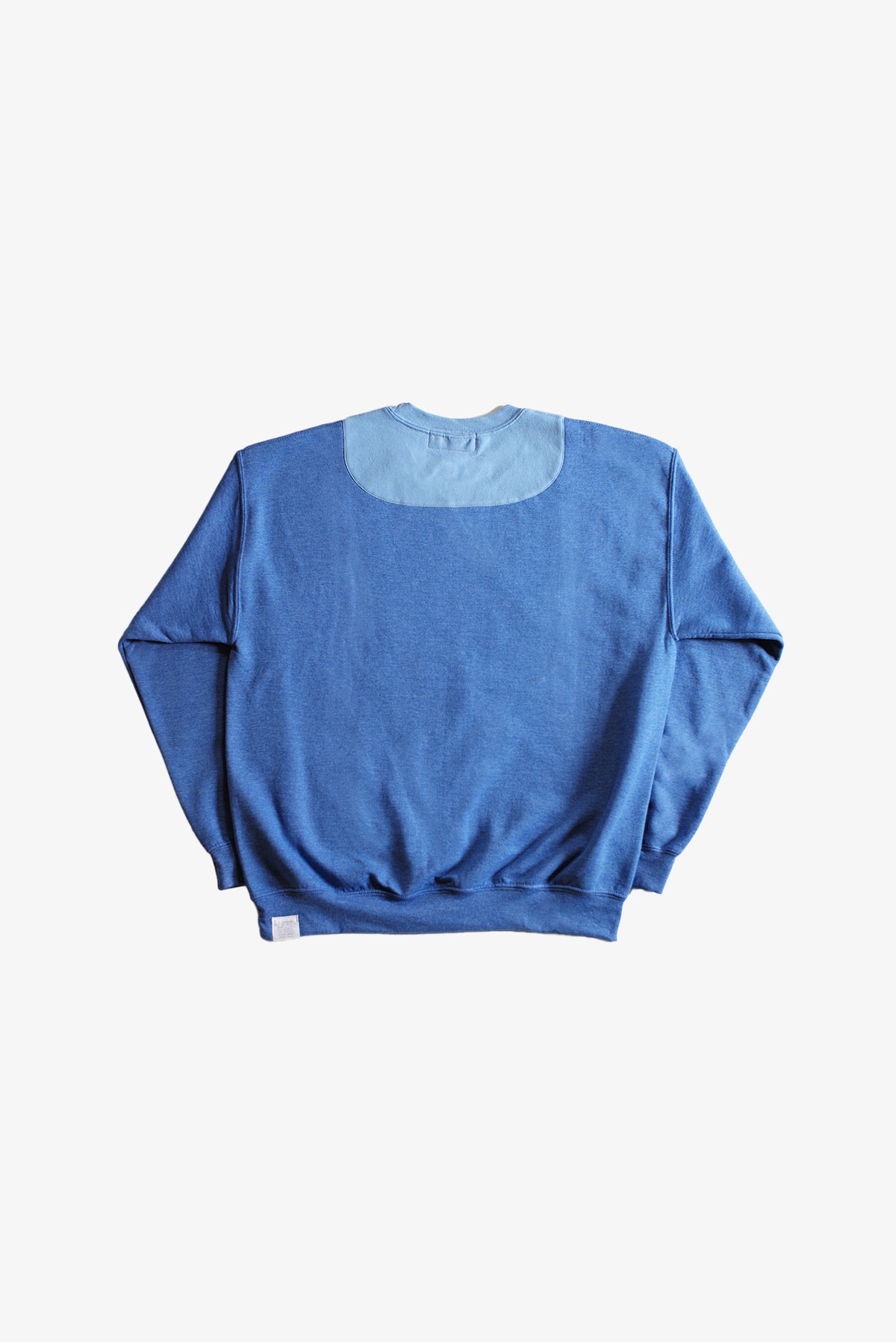 EESETT&Co 　胸元切り替えリメイクカレッジスウェット　ブルー×ブルースカイ　背面